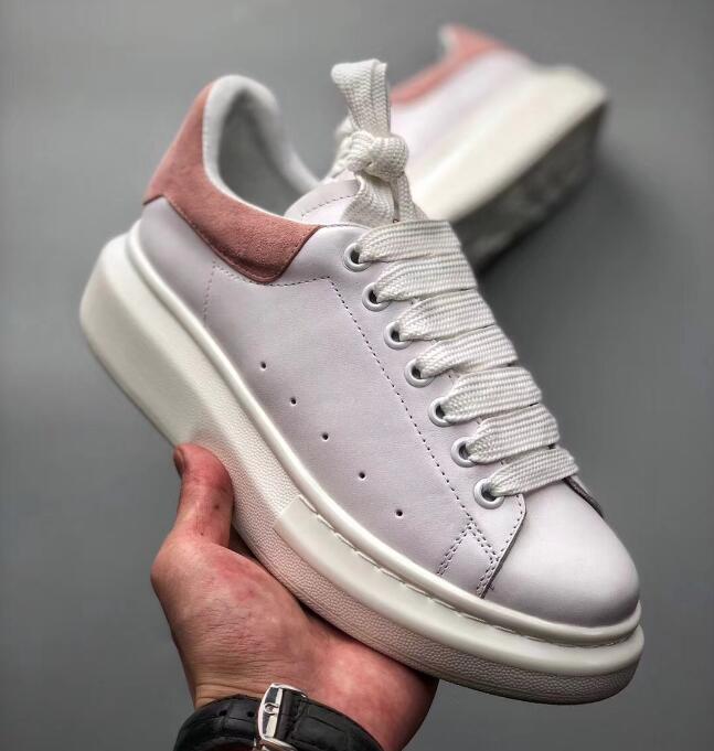 

2021 Men Women Oversized Sneakers Glow Graffiti Platform Shoes real Leather Lace-up Reflective Casual Trainers With Box Multicolour 003, Socks