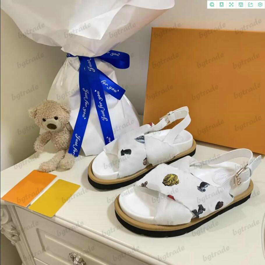

Designer Womens Sandals POOL PILLOW COMFORT Slippers Buckle Space Cotton Sandal Smooth Calfskin Letter Mules Easy-to-wear Rubber Bottom Flat Slides