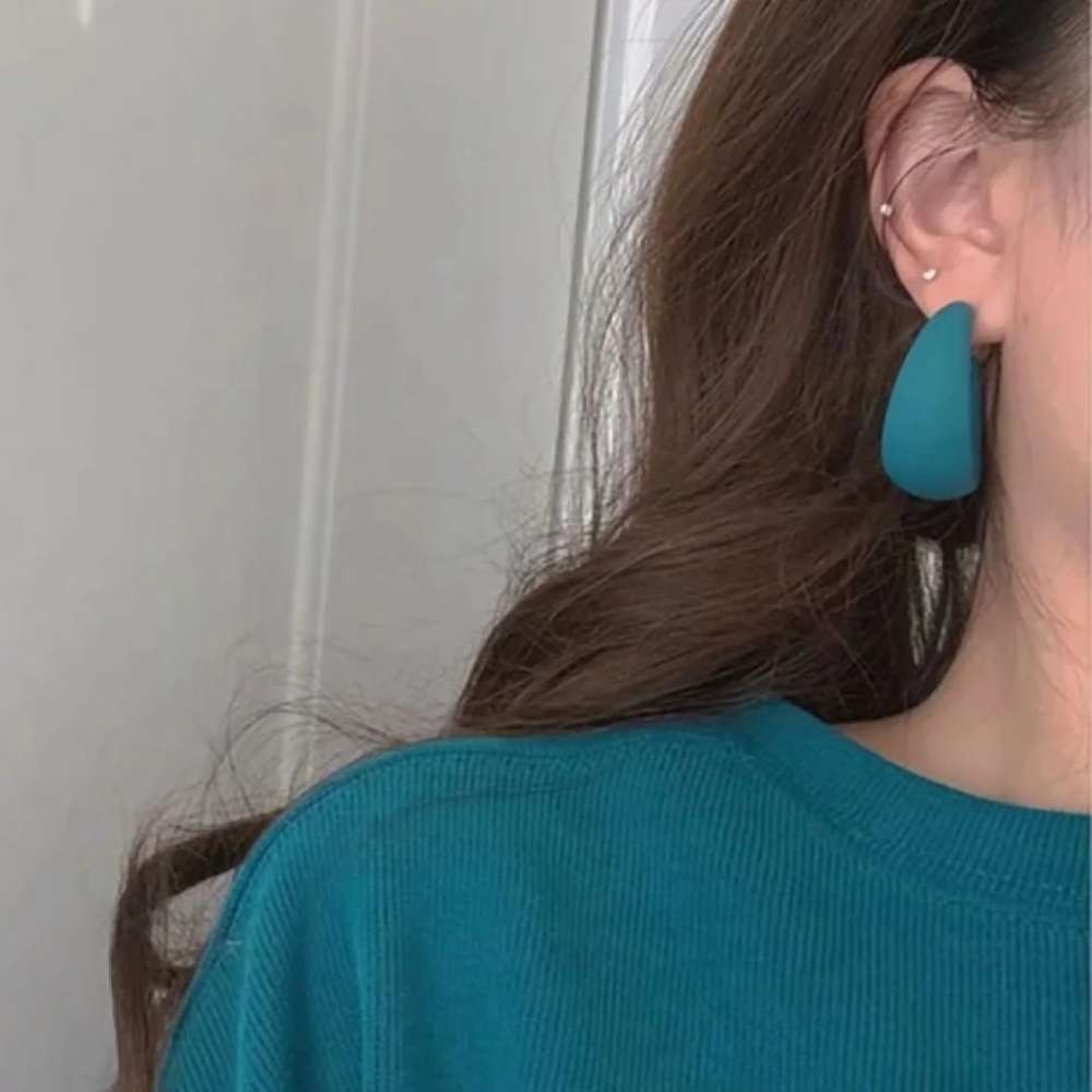 

Frosted C-shaped earrings fashion temperament Circle Earrings personalized, Silver