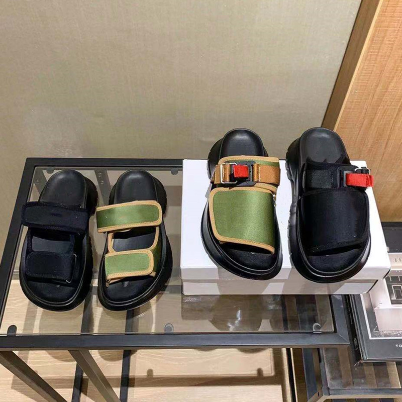 

Designers Slides Womens Slippers Fashion Luxurys Leather Rubber 3cm thick flat heel Velcro Sandals Summer Beach Shoes Loafers Gear Bottoms Sliders EUR 35-40