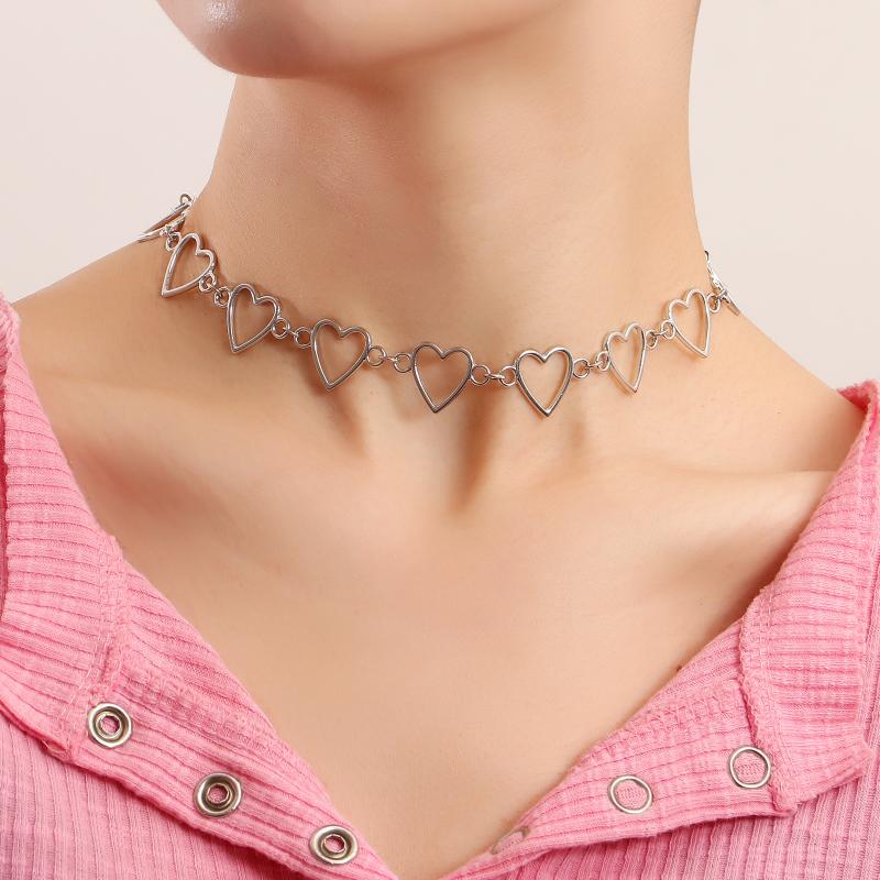 

Chokers Fashion Geometric Hollow Love Shape Choker Necklace For Women Punk Heart Pattern Metal Short Simple Party Jewelry