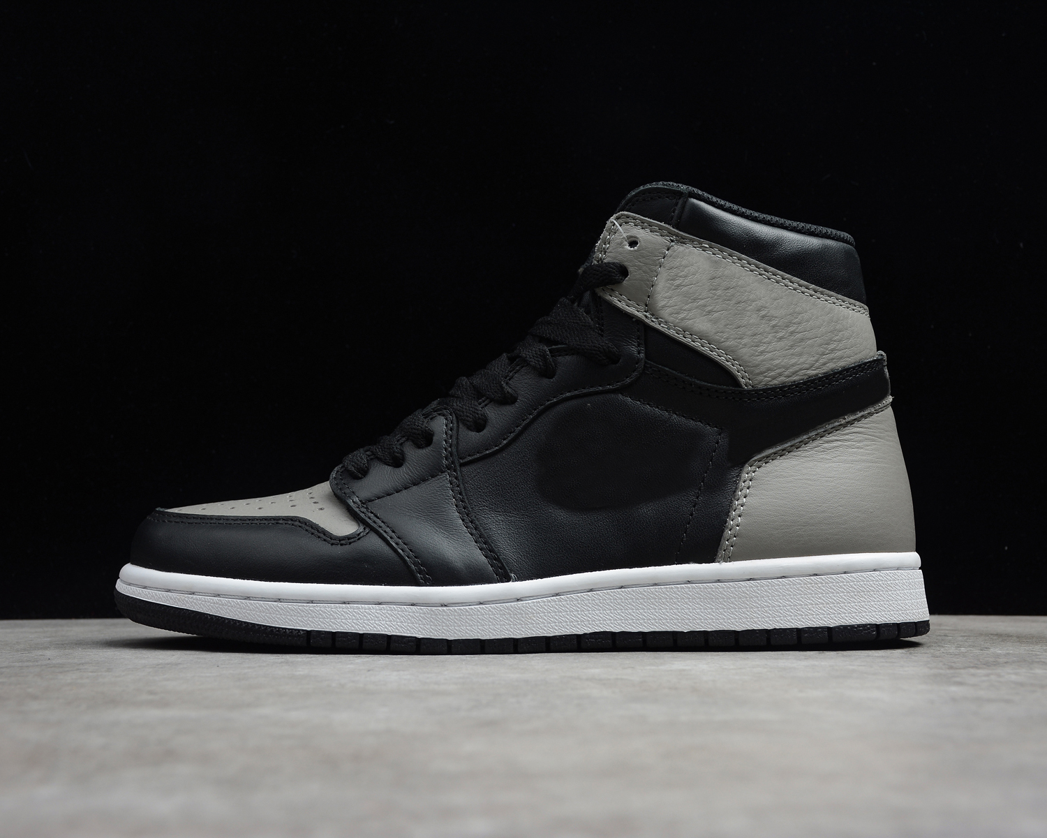 

2022 designer mens womens high tops basketball shoes 1S banned from wearing Chicago Black red Toes Bunny top sneakers Luxury trainers 03, Box
