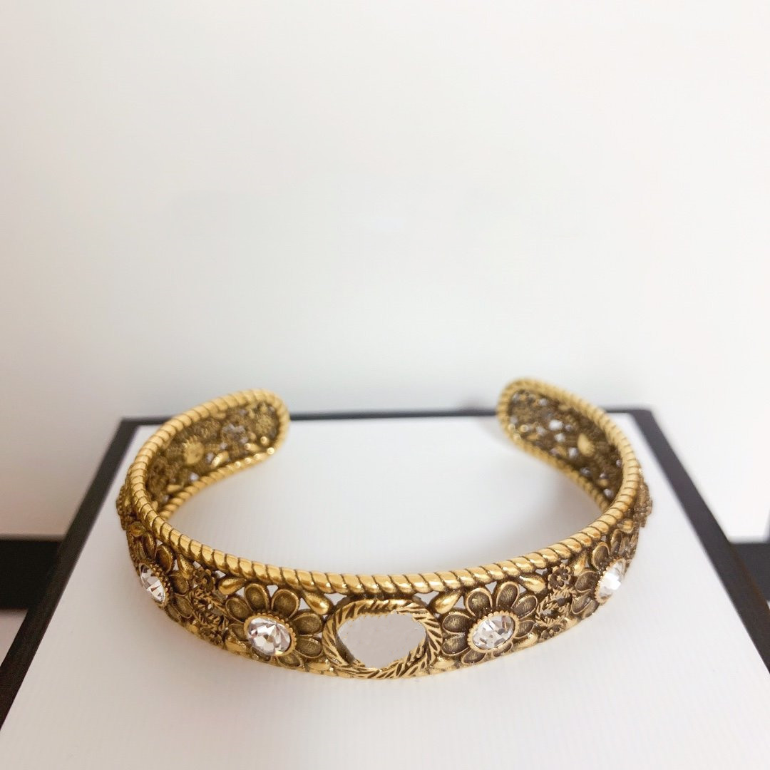 

Woman Bracelets Open Diamond Bracelet High Quality Gold Bracelet Forwoman Hot Selling Bracelet Brass Fashion Jewelry Supply, Black