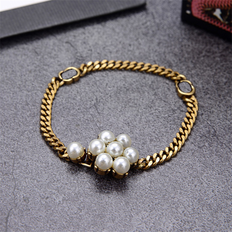 

Vintage Pearl Letter Charms Bracelet Women Personality Flower Charm Jewelry Chain Bangles Fashion Designer Party Bracelets, Golden;silver
