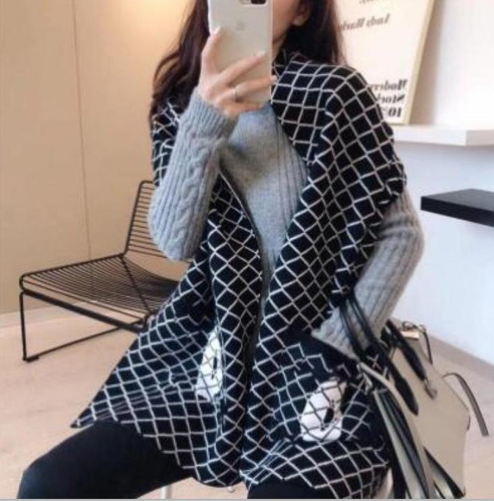 

2021 Black and White Checkered women's scarf with square pockets Soft Cashmere Luxury letter scarves winter warm long Thick shawl Versatile
