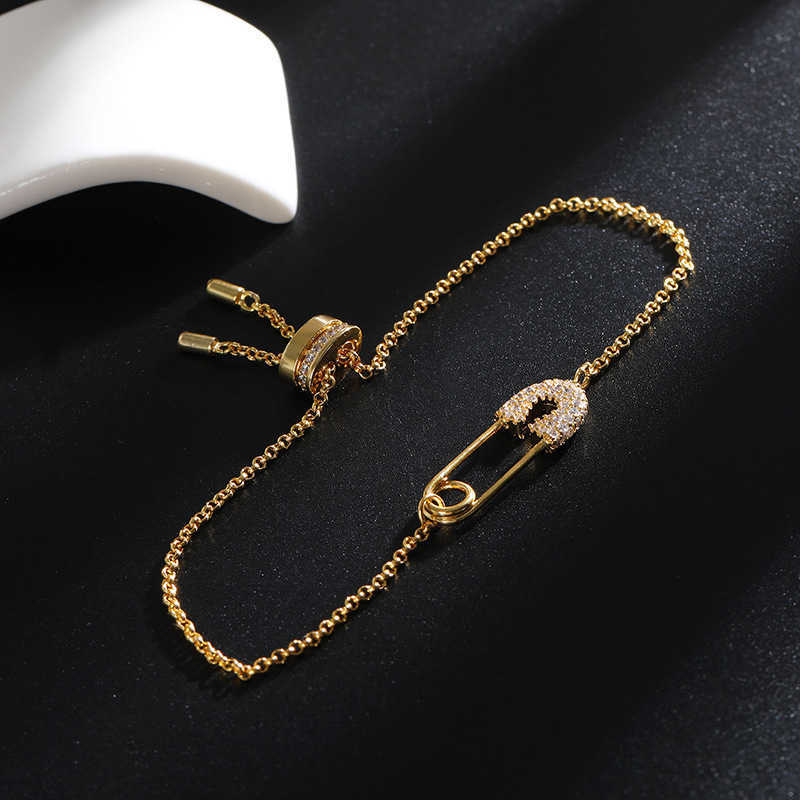 

Fashion Trend Gold Color Luxury Design Broochh Zircon Pin Bracelet Party Gifts Hip Pop Accessories Zk30 210609