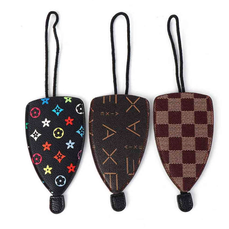 

Children's Letters Print Portable Handmade Leather Key Ring Buckle PU Car Key Chain Storage Leather Pulling Type Case Mini Key Ring Bags Pandent G66QTTX, Black