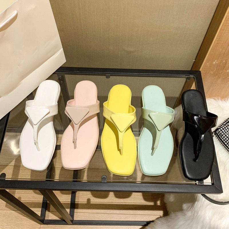 

2021Women Luxury Desinger Flat Slippers Fashion Grapes Discount Thin Black Flip Flops Brand Shoe Ladie Beige Shoes Sandals Flippers with box size35-41