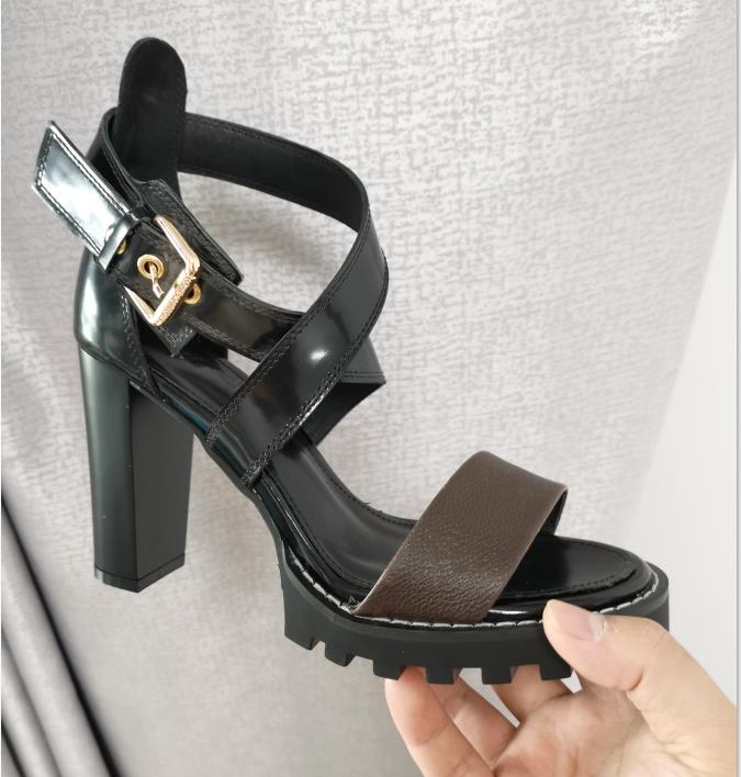 

Women Leather High Heel Sandals Fashion Designer Lady Outdoor Rubber Sole Flat Canvas Strap Letter Printed Chunky Sandal, Customize