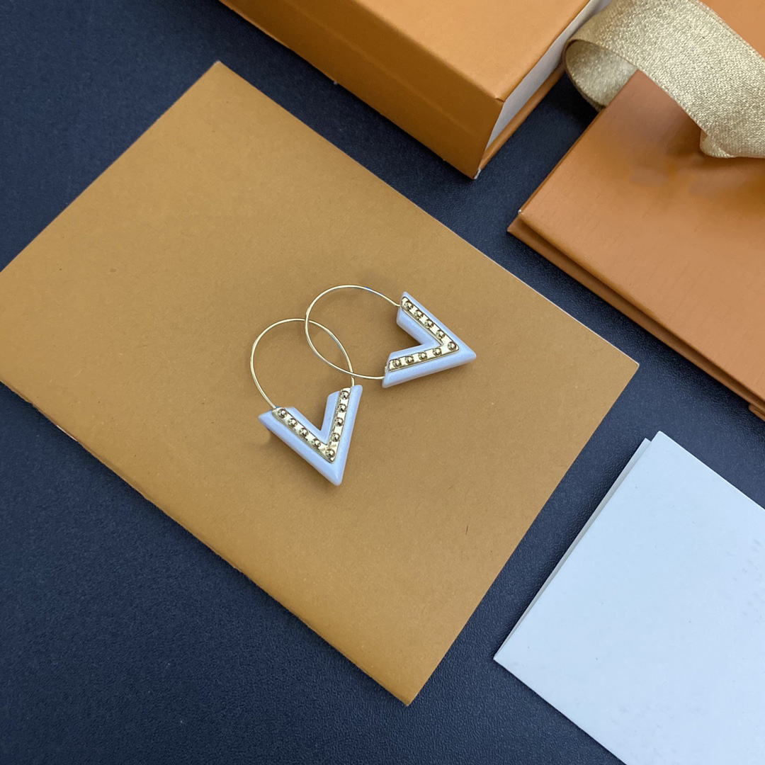 

New Designer Jewelry Gold Hoop Earrings for Women Gift Party Stainless Steel Silver Rose Gold Letter V Stud Earings Fashion