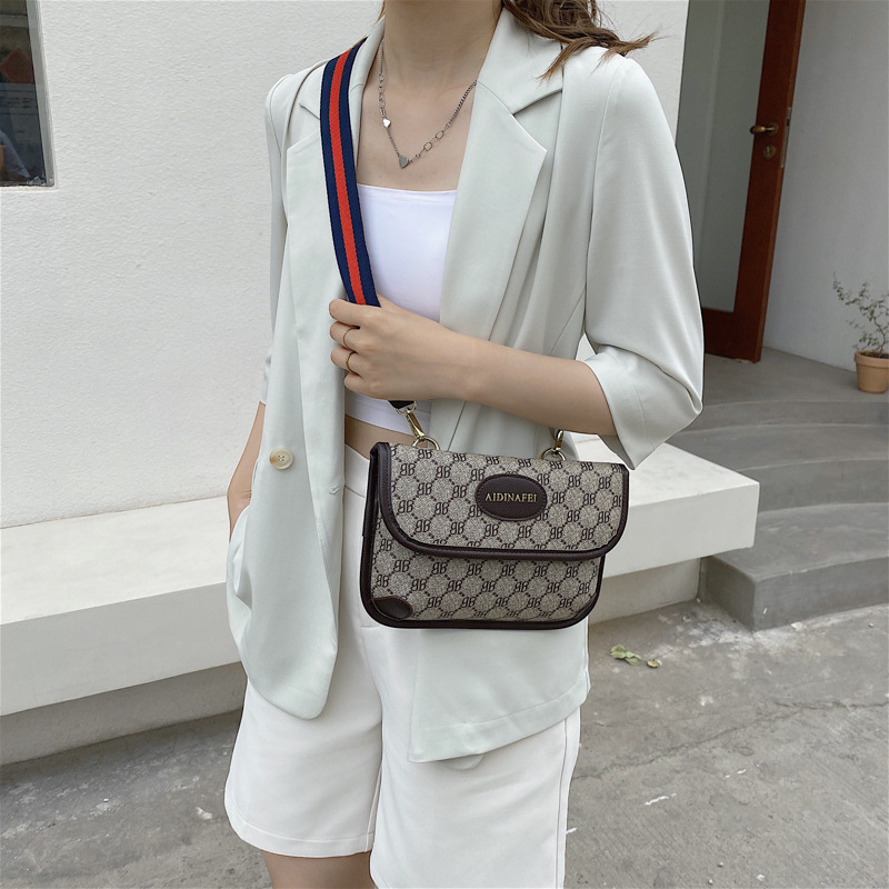 

75% Off Bag women's bag new fashion wide shoulder strap small square holding envelope Single Shoulder Messenger, Khaki