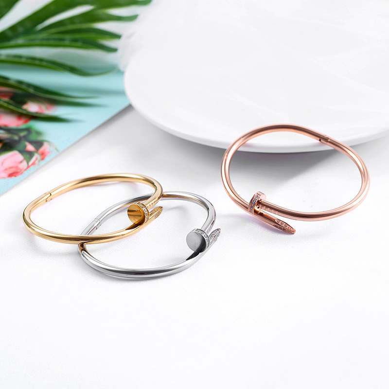 

2pcs For Lovers Titanium Steel Nail Bracelet Inlay Diamond Screw Nail Cuff Bracelet Women Men Love Jewelry Gift With Box, White