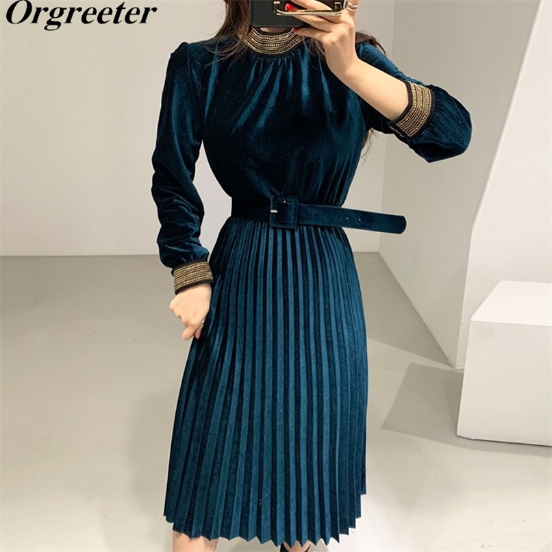 

Chic Elegant Ladies Velvet Pleated Dresses Fashion Women Stand Collar Long Sleeve Beaded OL Dress Vestido Da Festa With Belt 210602, Green