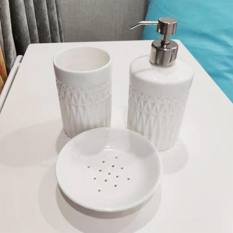 

European Style Bathroom Supplies White Ceramic Lotion Bottle Soap Dish Mouthwash Cup Simple Decoration Accessories Bath Accessory Set
