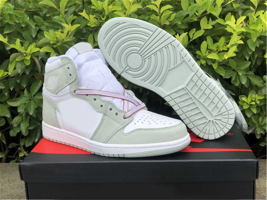 

2021 Authentic 1 High Og Wmns Seafoam Outdoor Shoes Men Women Healing Orange-white Real Leather Trainers Sneakers with Original Box 36-47