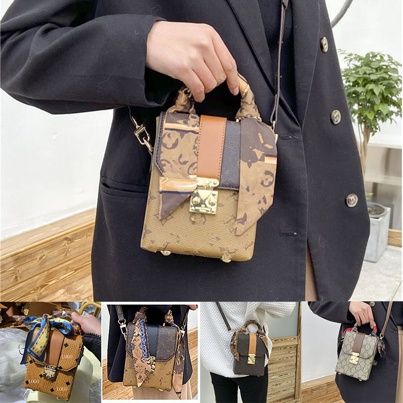 

L home box bags female Korean version printed shoulder rivet small square bale net celebrity western-style messenger bag