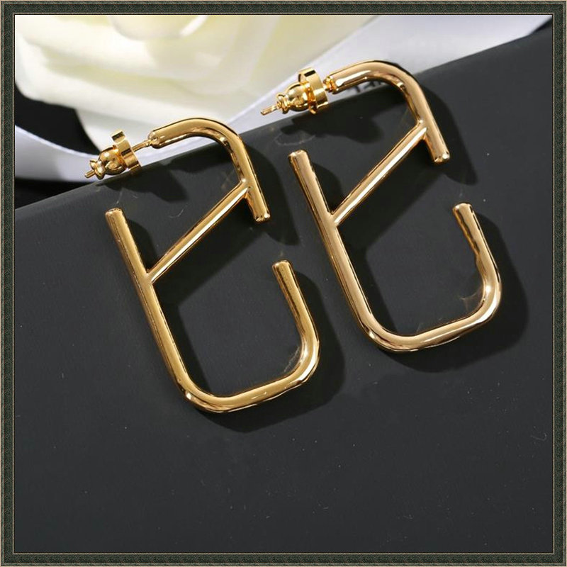 

Fashion Stainless Steel Ear Studs Luxurys Designers Earrings Women V Letter Triangle Earings Wedding Jewelry Oorbel Orecchino Nice 11110416T