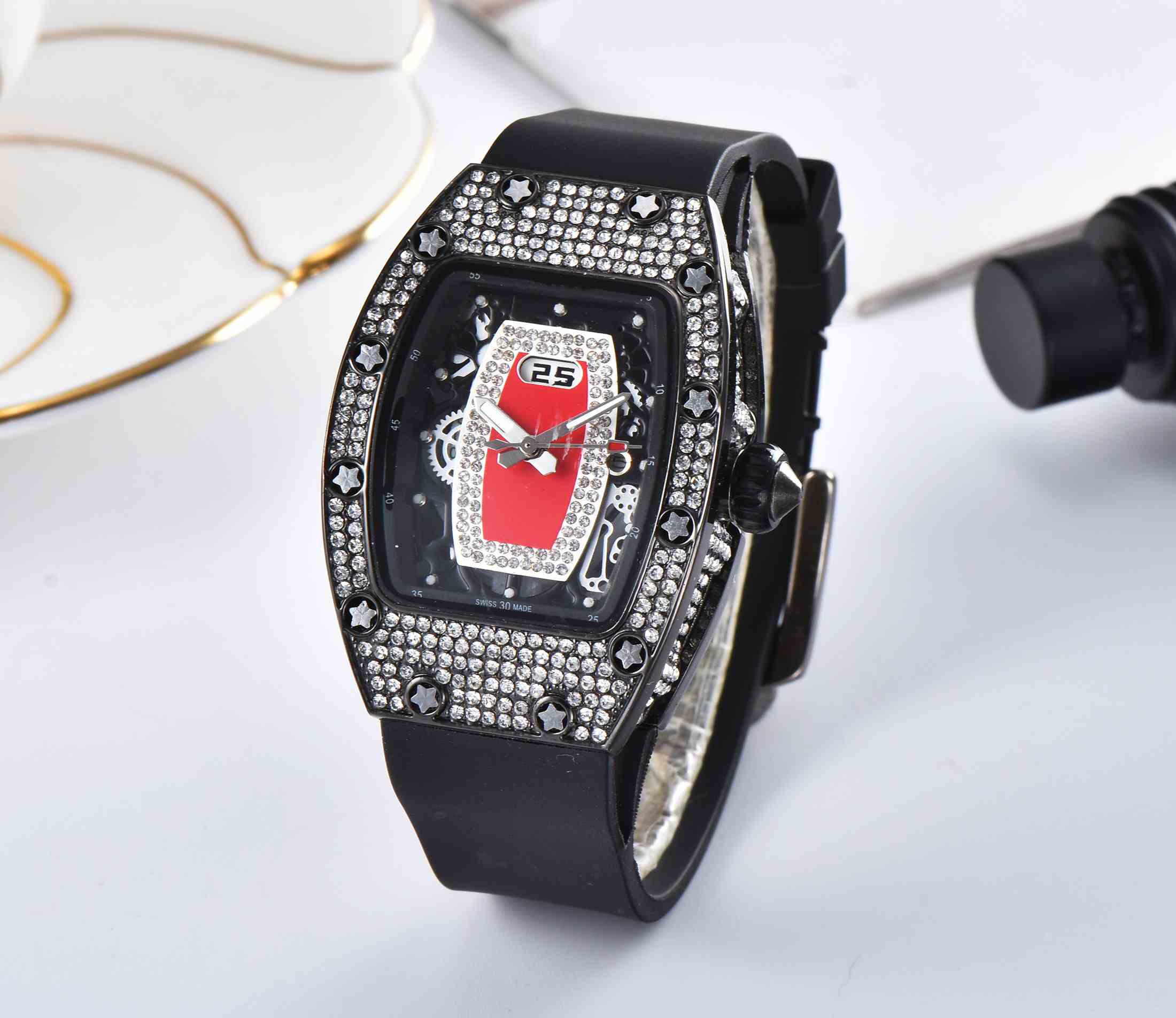 

A Fashion personality ceramic women's watchOriginal box+ Wholesale and Retail + Shipping, R56