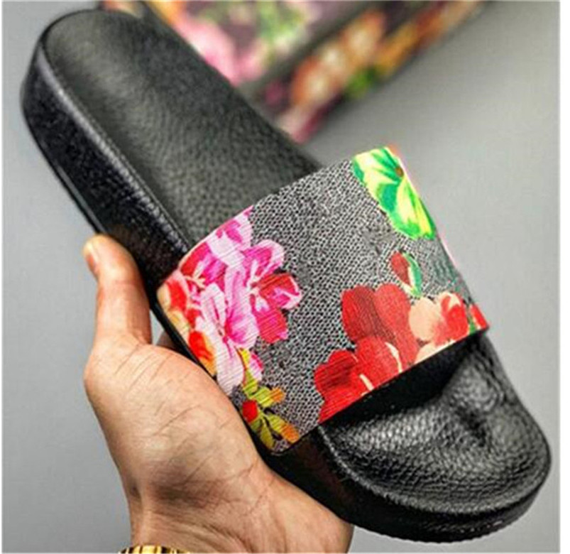 

ud Women casual slippers Flat sexy designer Classic luxury pearl Beads fashion brand Summer seaside Beach Sandals slippers, Black