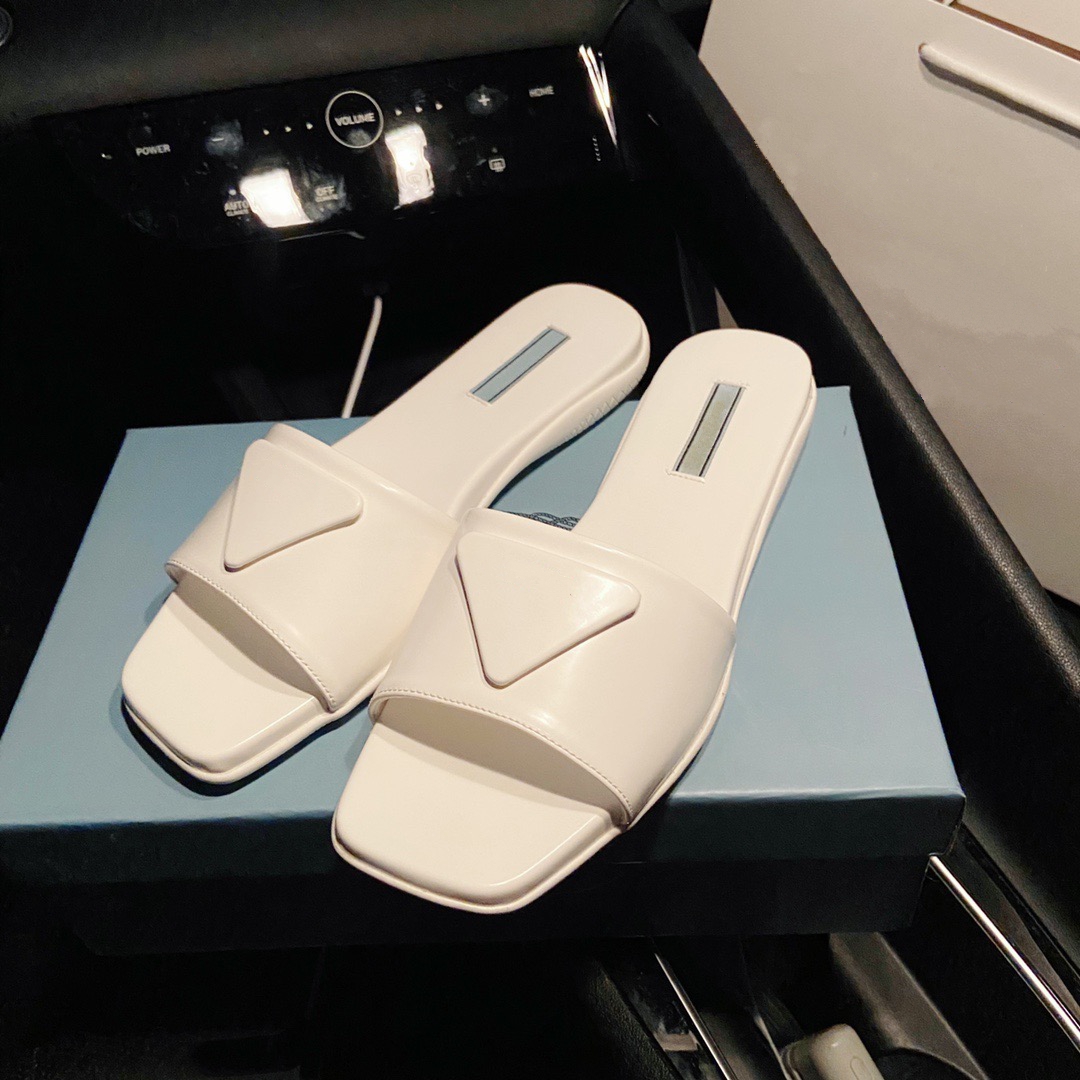 

High Quality Designers Women Leather Slippers Sandals Latest Macarons Outdoor Beach Slipper 2021 Luxurys Omfortable Walking Shoes, Not for sale