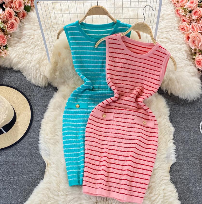 Gagarich femmes robe élégante sans manches mode tricoté dames mince 2020 été nouvelles rayures O cou Midi Stretch Base Vestido