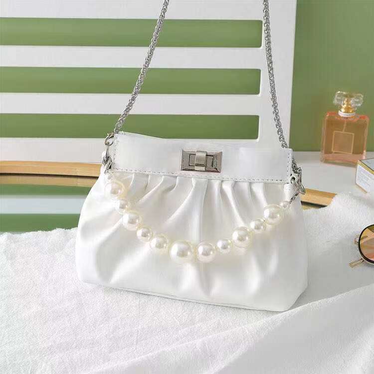 

folding bags, fashion design of clouds, pearls, portable, the shoulders