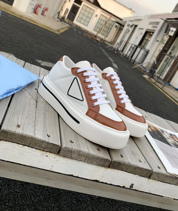 

Women's round head rock climbing shoes boutique travel simple luxury thick soled mother anti slip boots hollow Leather Size 35-41, Box