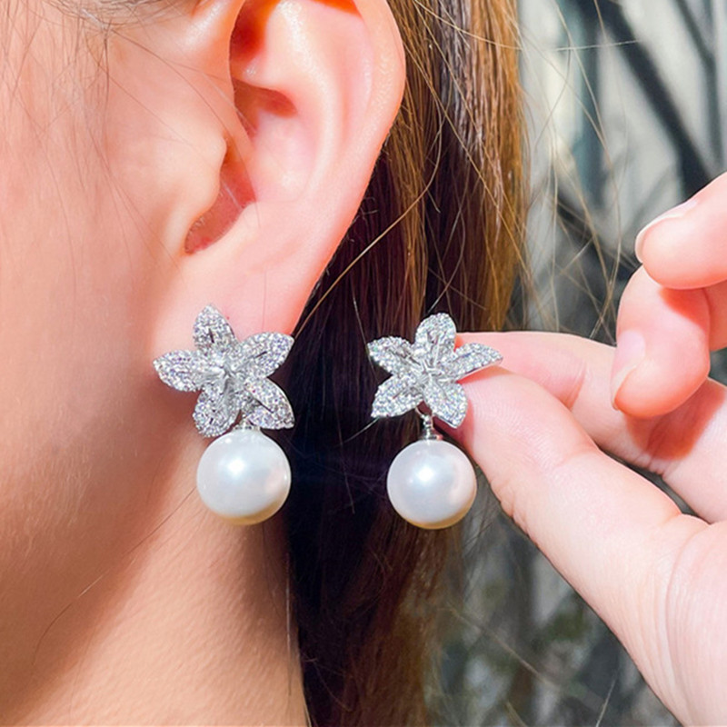 

Fashion Imitation Pearl Flowers earrings Charm jewelry Bride Wedding South American White AAA Cubic Zirconia Copper 18k Gold Silver Designer Earring For Women Gift