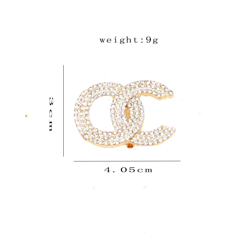 

Fashion EUROPE Brand Designer C Letters Brooches Pins Pearl Rhinestone High Quality Retro Geometry Hang Tag Pearl Ladies Brooch Suit Dress Jewelry Accessories