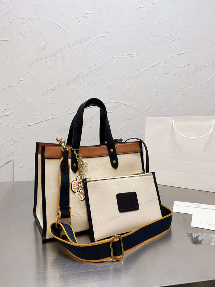 

Designer women's beige shopping bag size 30*24cm luxury shoulderbag handbag