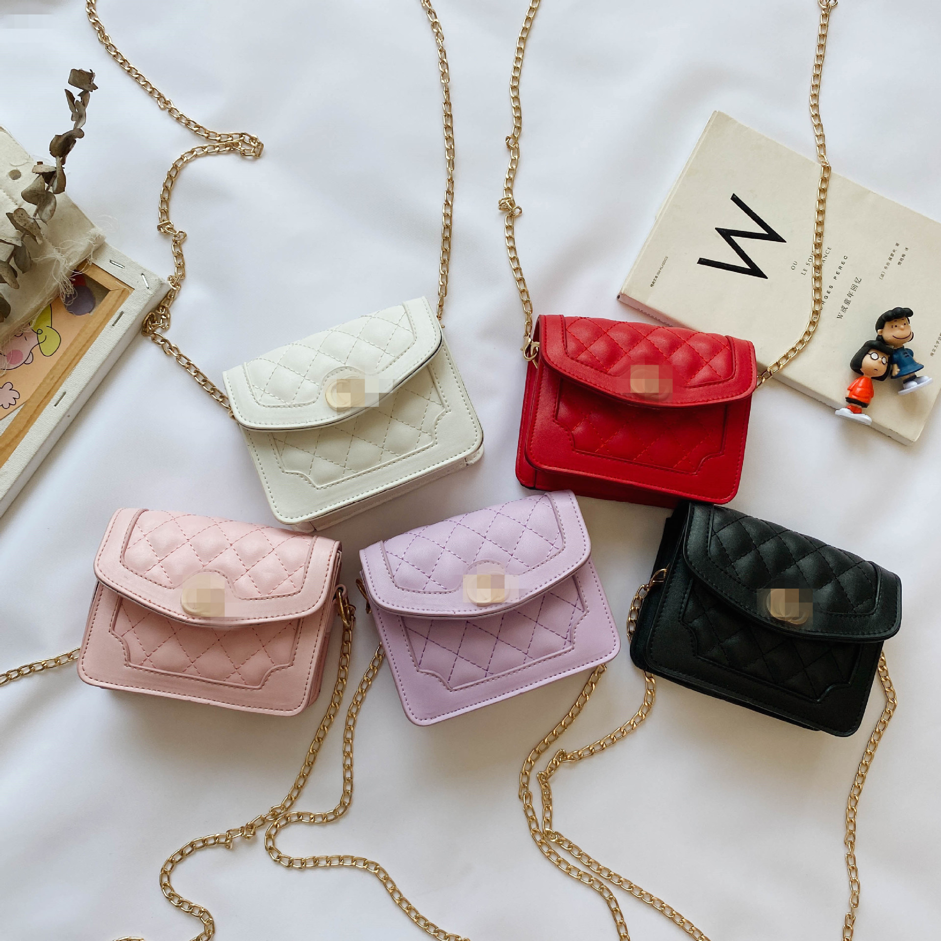 

luxurys Children Handbags Girls Letter rhombus messenger bag Kids embroidery small square bag Girl accessories change Purse C6977, Black