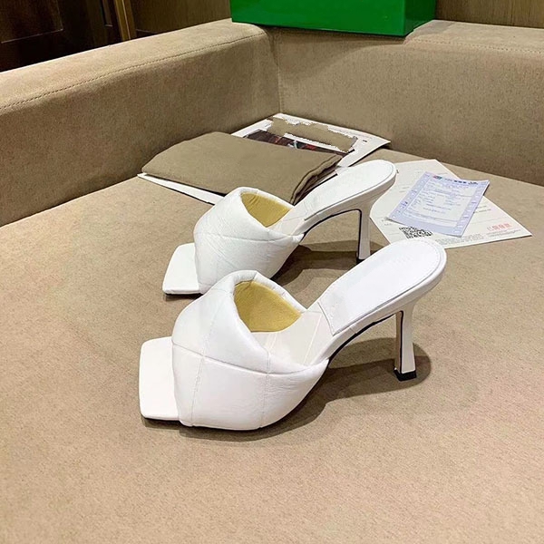 

2021The latest Matte leather checked shoes Square - mouthed, open-toed women flat heel slippers kj001, Black