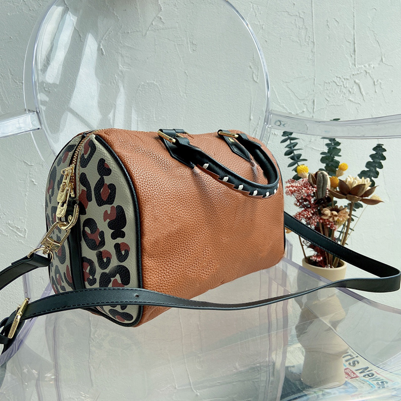 

Handbags Crossbody Designer Bags Shoulder Bag Leather High-capacity Evening party Shopping Business occasions 5 Colors With exquisite packaging size 26-7-18 cm, Sky blue