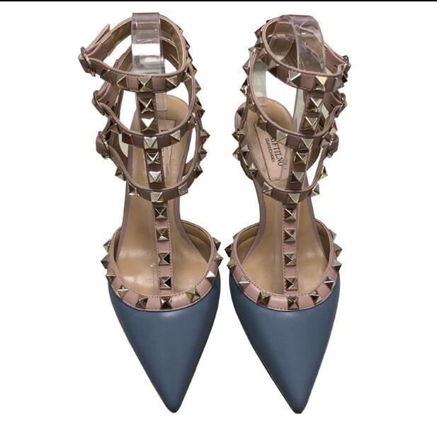 Sandales Summer Designer Femmes avec rivets hauts talons pointus 6cm v véritables chaussures de mariage en cuir véritable 35-44 + sac à poussière