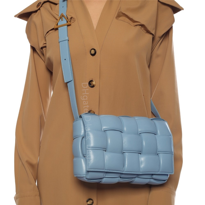 

2021 ss woven pillow shopping bag lady Handbag shoulder bags women fashion leisure temperament pleated Plaid bag Luxurys designers, Color w