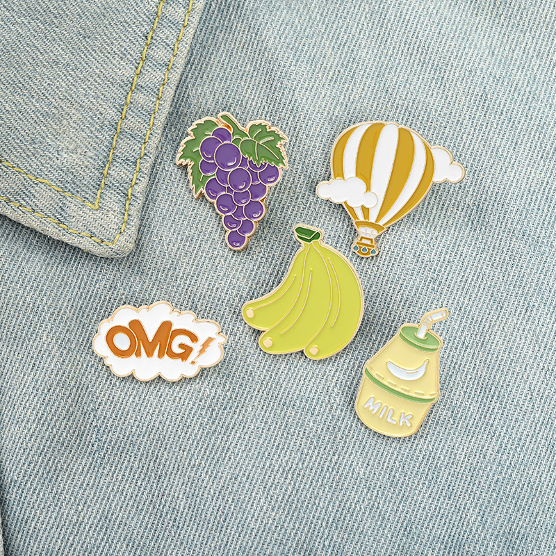

Cute Letter Fruit Banana Collar Brooches Milk Bottle Grape Hydrogen Balloon Pins For Unisex Children Cowboy Bags Scarf Badge Accessories Wholesale