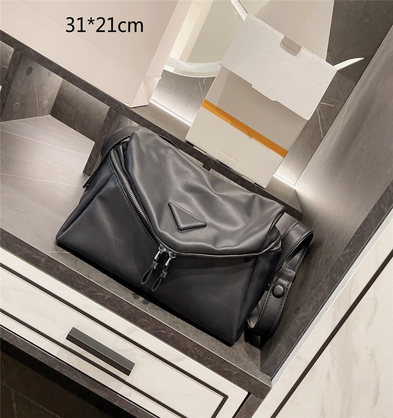 

Designer Triangle Cloud Shouder Bags Purses Soft Luxury Women Messenger Bag Medium Size Black Crossbody High Quality 4 Colors, Black(brand logo)