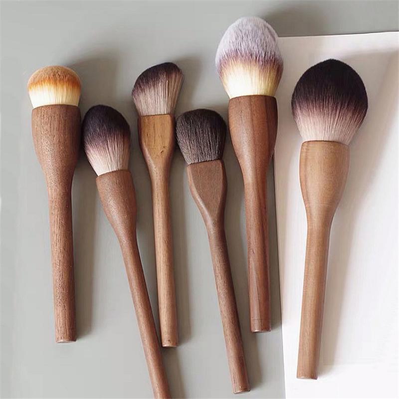 

Makeup Brushes 1Pcs European Vintage Wood Handle Brush High Quality Walnut Loose Powder Blush Foundation Contour Super Soft