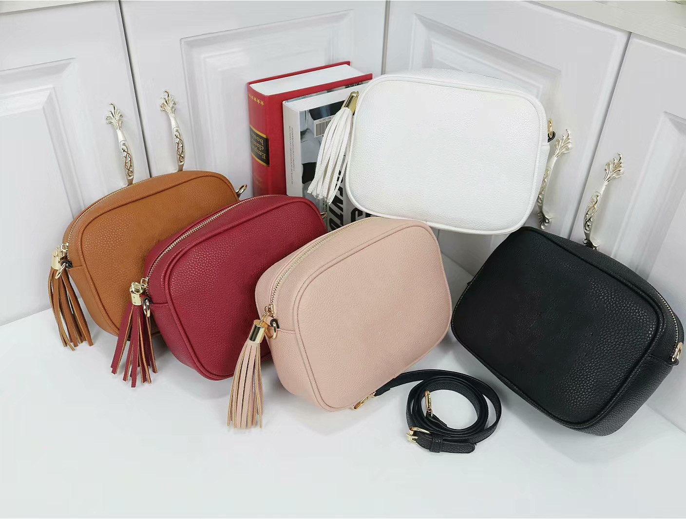 

New tassel women's bag shoulder messenger mini postman small square bag, Box