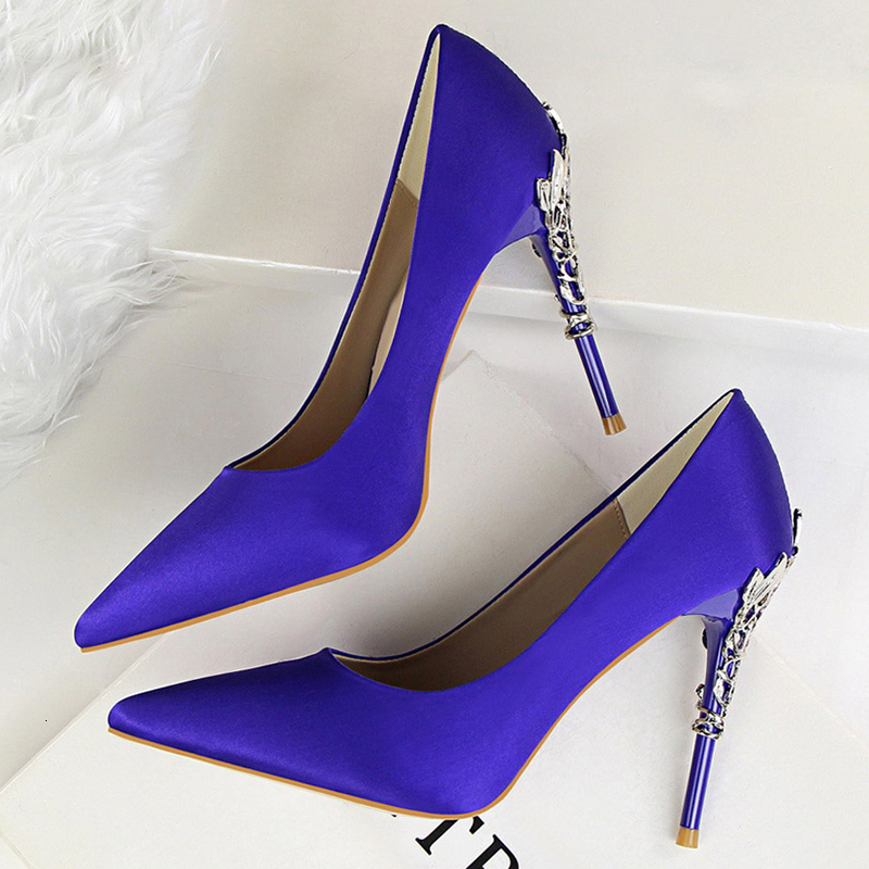 

Sandals Metal Carving 10cm High Heels Shoes Woman Pointed Toe Silk Pumps Formal Wedding Satin Scarpin Lady Green Yellow Blue NJER, With picture