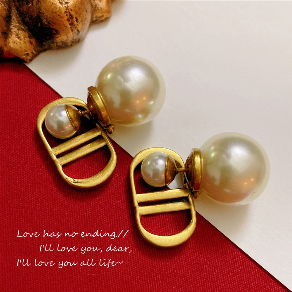 Classic earring European and American Screw Back ins cold wind made old bronze D letter pendant pearl earrings-image-710428203