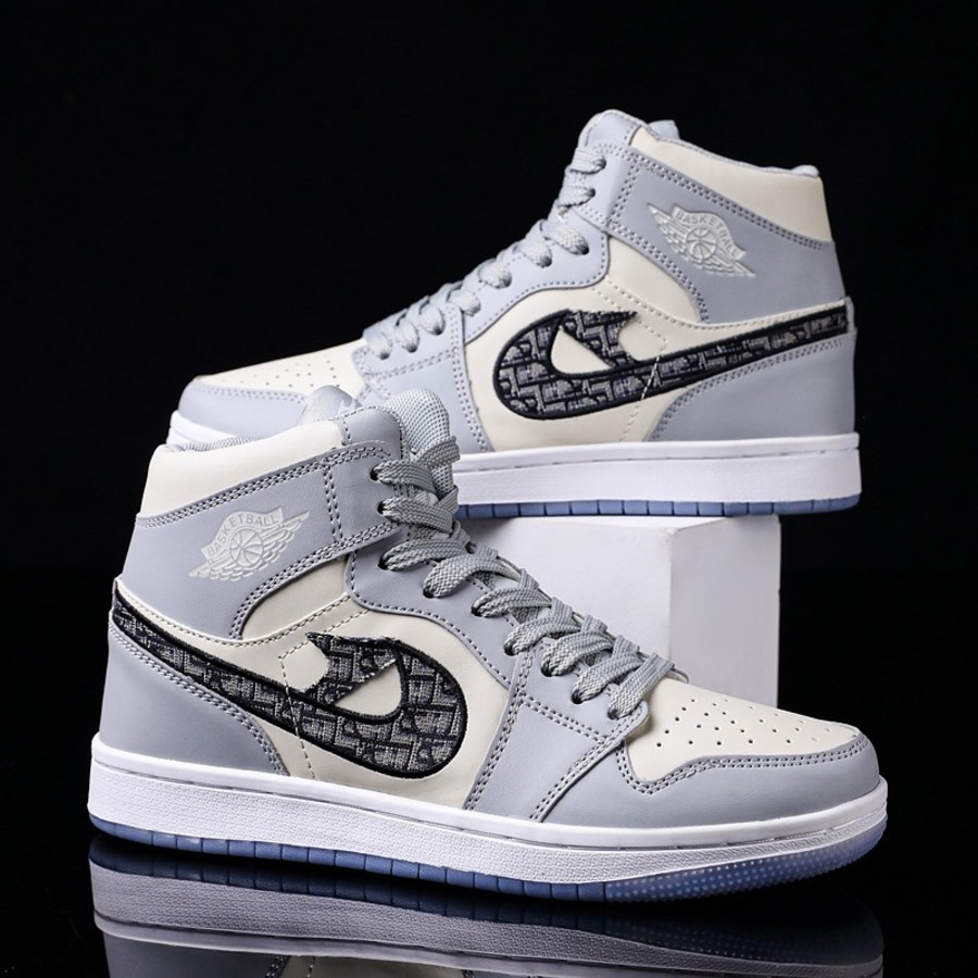 

Spring New 2021 High Top Aj Couple Korean Student Leisure Board Sports Fashion Basketball Shoes HRXE