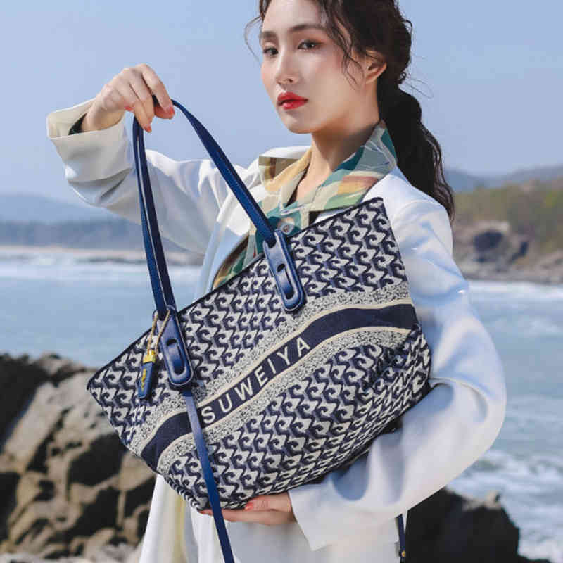 

Handbag Large Capacity Knitted Embroidery Handbags Trendy Tote Bags Underarms Totes Shoulder Bag, Black