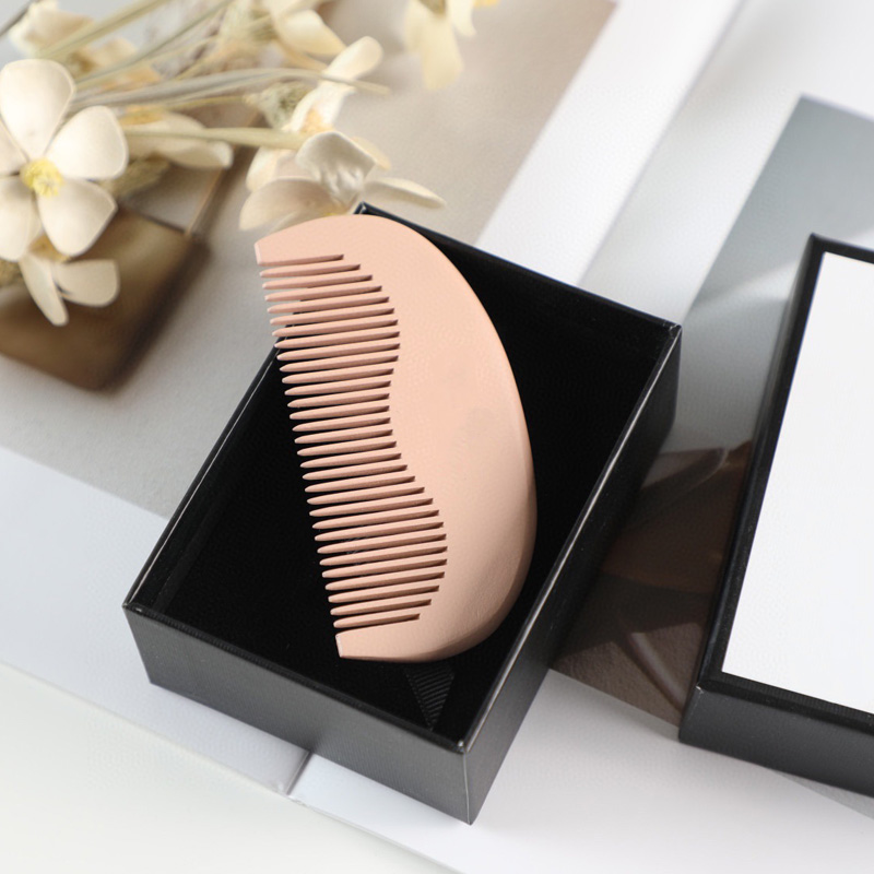 

DHL Ship Brand Mini Cute Little Combs Practical Sandalwood Comb with Gift Box Designer Comb for Women Girls Holiday Gifts 00888