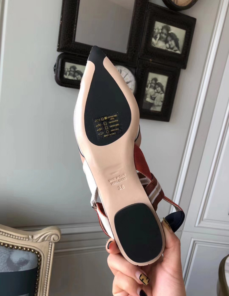 

2021 Good Quality Fashion Women Luxurys Designers Shoes Designer Sandals Womens Luxury High Heels Sandal Dress Shoess With Box Size 35-41 -H305, Pink