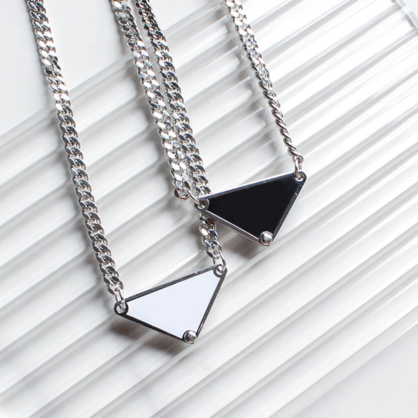 

Pendant Necklaces Women Metal Triangle Letter Pattern Street Style Men Hip-hop Unisex Teenager Fashion Chain