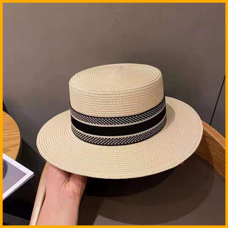 

Trendy Grass Braid Straw Hat Women Bucket Hats Womens Luxurys Designers Caps Hats Mens Sun Bonnet Beanie Cappelli Firmati Summer D2107091L, Carton box