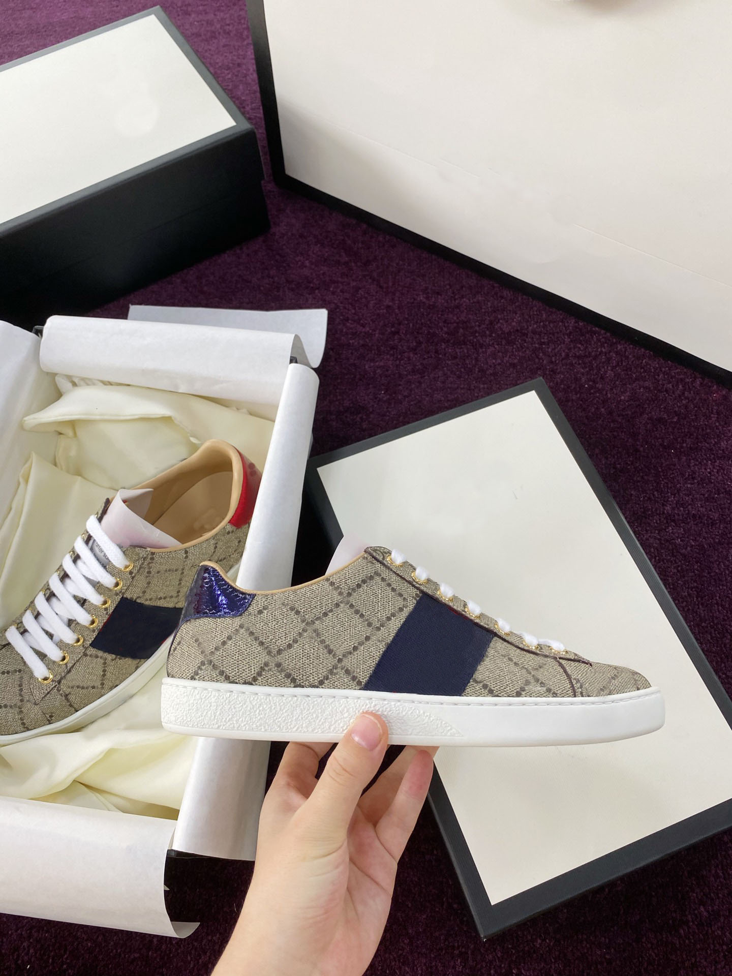 

Designer Luxury Fashion Men Women White Shoes Bee Snake Tiger Casual Shoe Genuine Leather Sneakers Embroidery Classic Trainers Python Sneaker With Box Size 35-46, Color 10