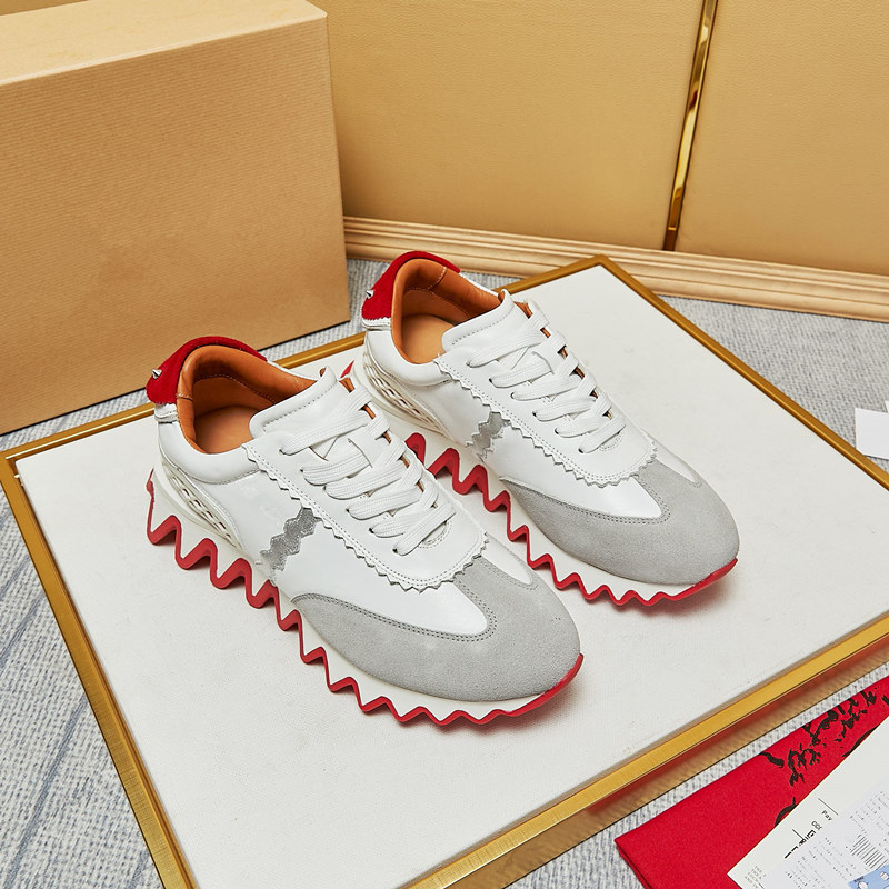 

2022 Designer Shoes TopqualitySports spiked Red Bottom Shoe Name Brand Men,Women Loubi Shark Sneakers Flats Leather Spikes Strass Style Walking Perfect LOVE Gift, Box