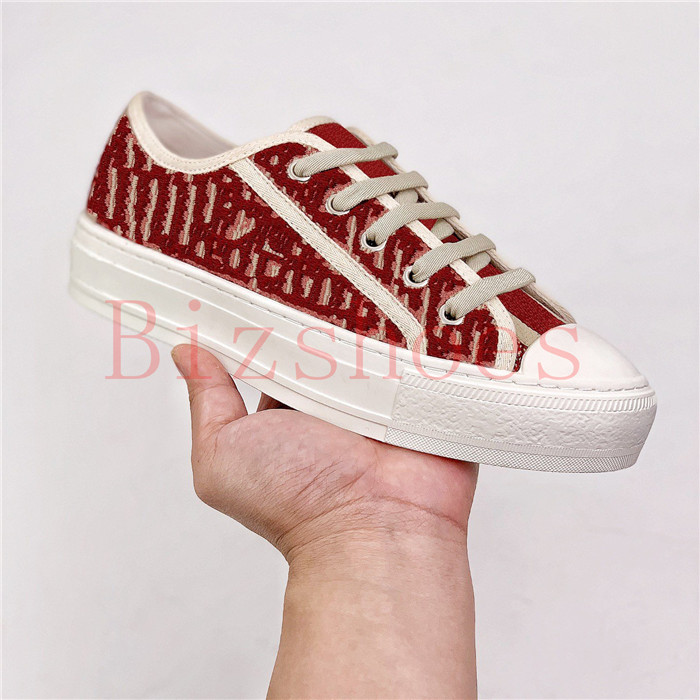 

Burgundy Oblique Embroidered Cotton Shoes Rubber sole with star calfskin inserts Luxurys Designers Sneaker sports and leisure Canvas WALK'N'Sneaker, 01
